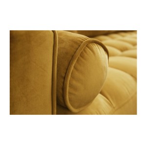Zoom sur l'accoudoir du canapé d'angle dans la configuration canapé d'angle et pouf KOLIRI jaune moutarde