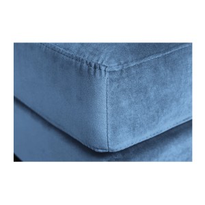 Zoom sur la tranche du pouf dans la configuration canapé d'angle et pouf KOLIRI bleu