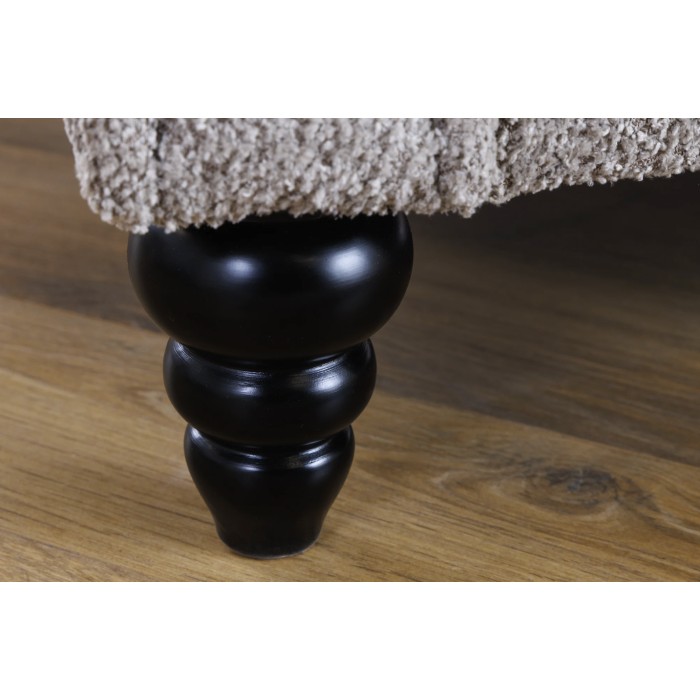 Rechte slaapbank MILES beige – Klassieke stoffen bank met bouclé stof en massief houten structuur