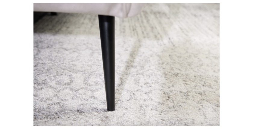 Zoom sur l'un des pieds du canapé droit DANNA blanc