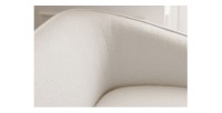 Zoom sur l'angle arrondi du canapé droit RINI blanc en tissu bouclette