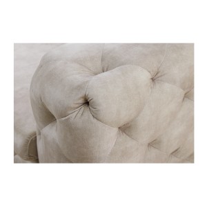 Zoom sur les accoudoirs du canapé droit VELENA blanc champagne