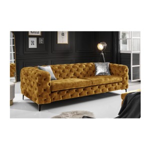 Zoom sur le canapé de la configuration canapé + pouf jaune moutarde VELENA