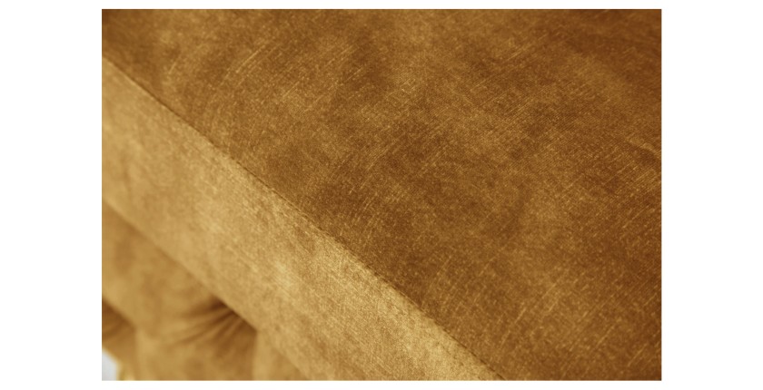 Zoom sur l'assise du pouf de la configuration du canapé + pouf jaune moutarde VELENA