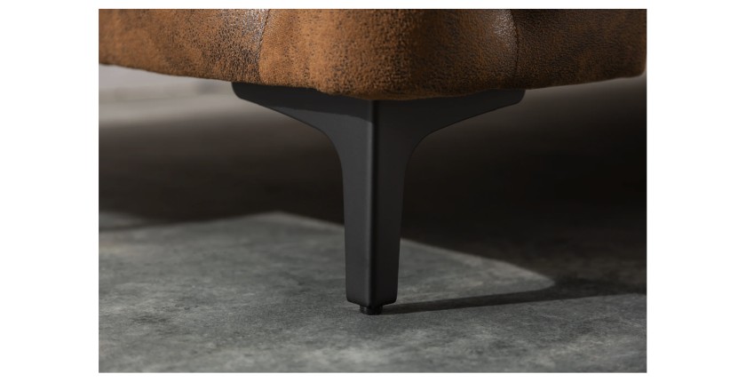 Zoom sur l'un des pieds du canapé d'angle VELENA marron