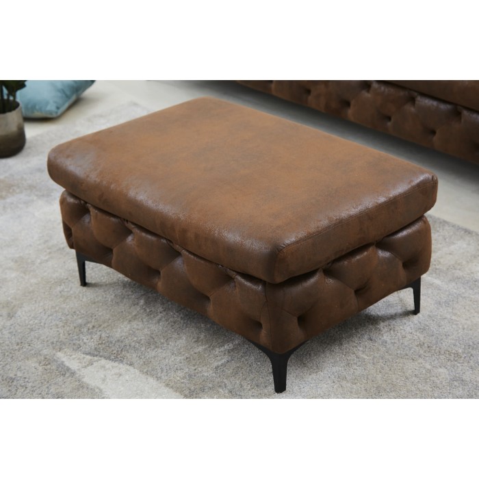 Zoom sur le pouf dans la configuration canapé + pouf VELENA marron