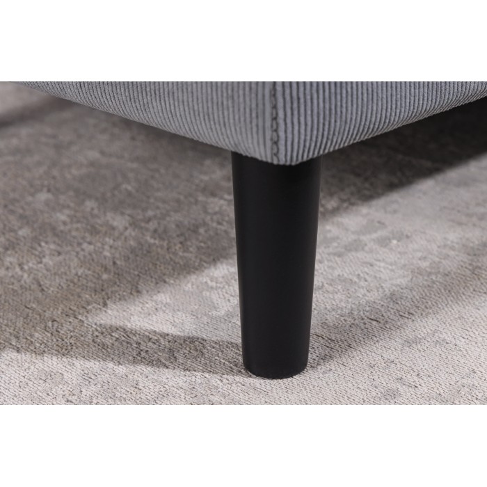 Zoom sur l'un des pieds du canapé avec angle réversible CITY gris clair