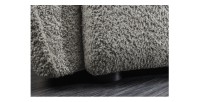 Zoom sur la bas du canapé dans la configuration canapé et pouf IMPERIA gris