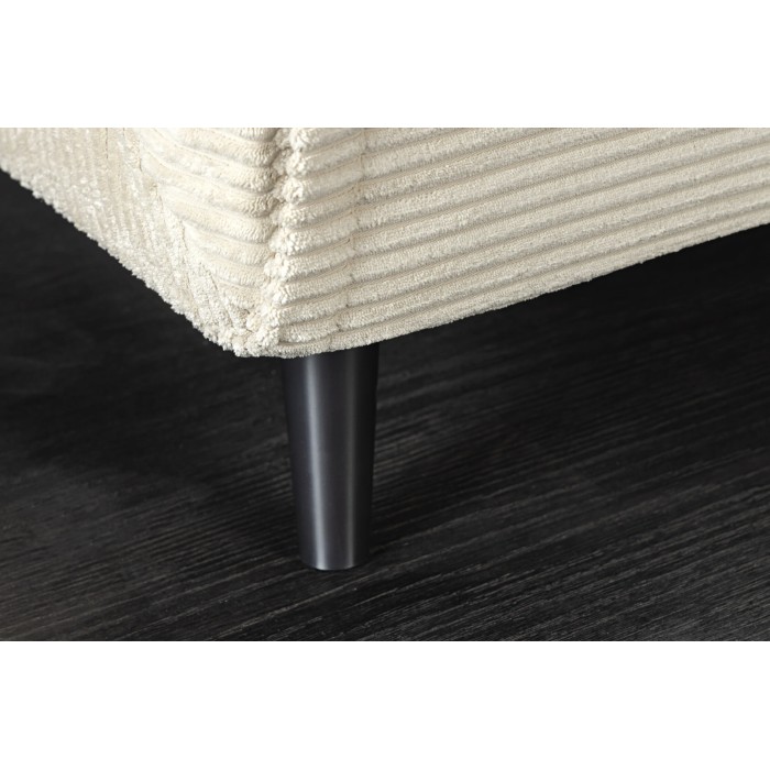 Zoom sur l'un des pieds du canapé convertible PRESTO beige
