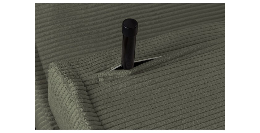 Zoom sur l'un des pieds sortis du canapé convertible PRESTO vert foncé