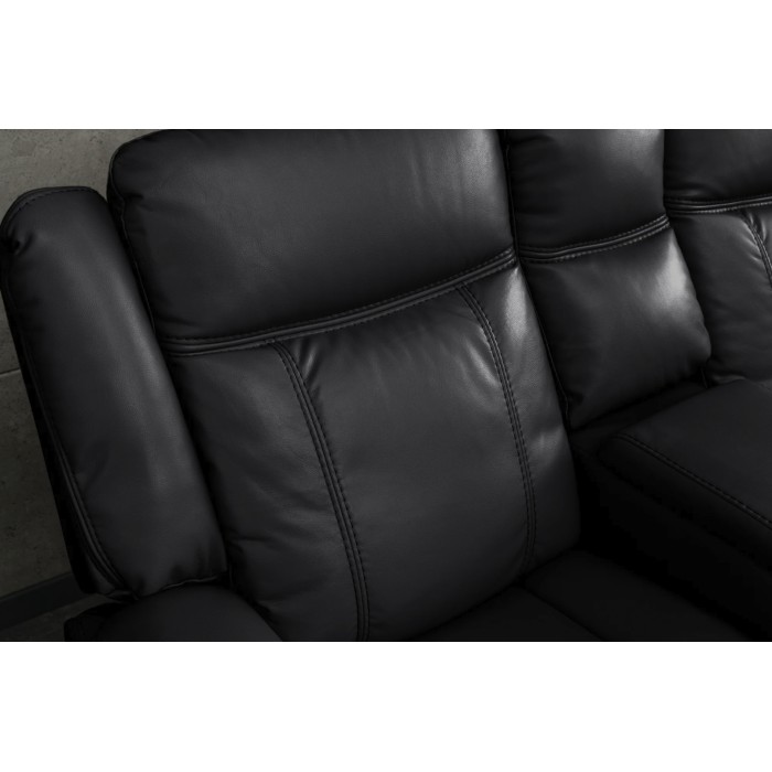 Zoom sur le dossier du canapé d'angle relax DOMUS noir