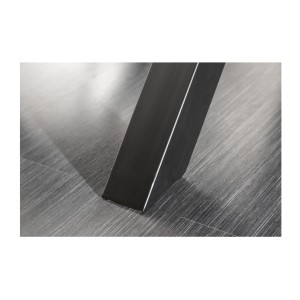 Zoom sur l'un des pieds de la table RAFTA 220x100cm avec pieds en métal X noirs
