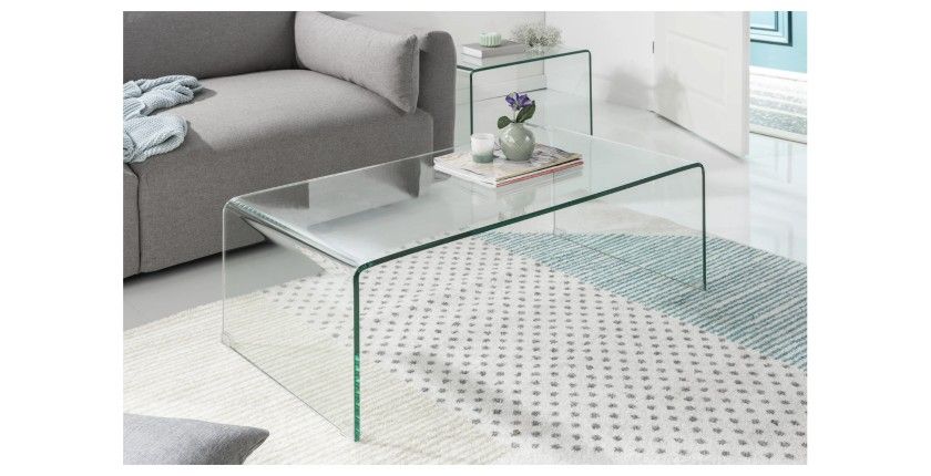 Zoom sur la plus grande des deux tables basses HOLLOW empilables