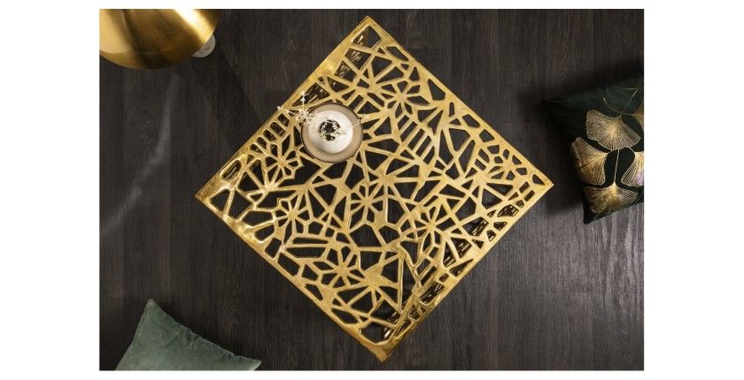 Table basse METRIX carrée 60 cm – Table basse design en aluminium doré à motifs géométriques