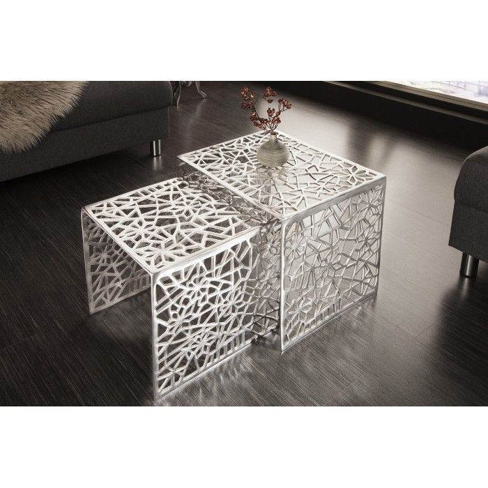 Niedrige Verschachtelungstische METRIX in Silber – Design-Couchtische aus Aluminium mit geometrischen Mustern