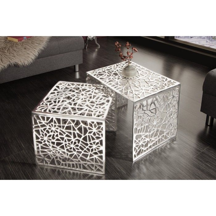 Niedrige Verschachtelungstische METRIX in Silber – Design-Couchtische aus Aluminium mit geometrischen Mustern
