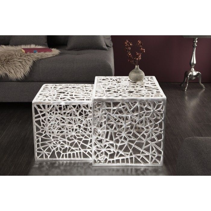 Niedrige Verschachtelungstische METRIX in Silber – Design-Couchtische aus Aluminium mit geometrischen Mustern