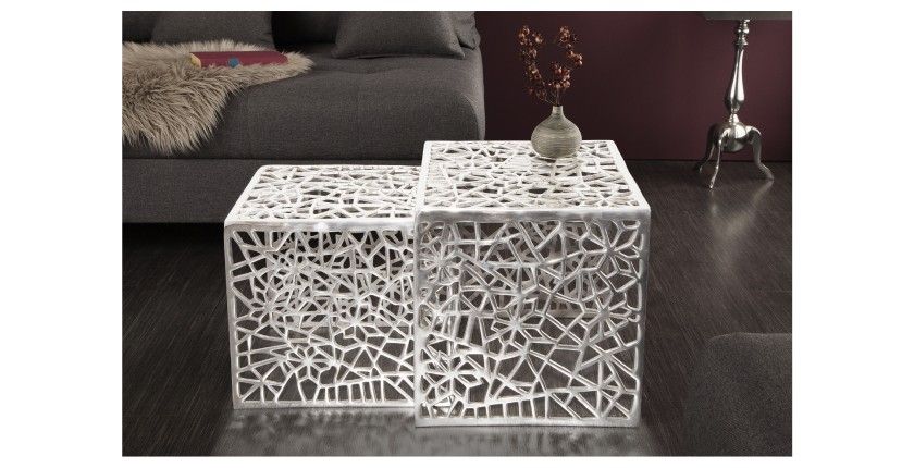 Tables basses gigognes carrés argentés METRIX vue de face