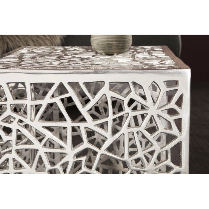 Niedrige Verschachtelungstische METRIX in Silber – Design-Couchtische aus Aluminium mit geometrischen Mustern