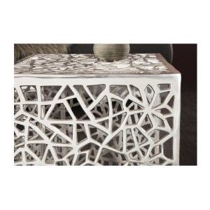 Zoom sur la tranche des tables basses gigognes carrés argentés METRIX
