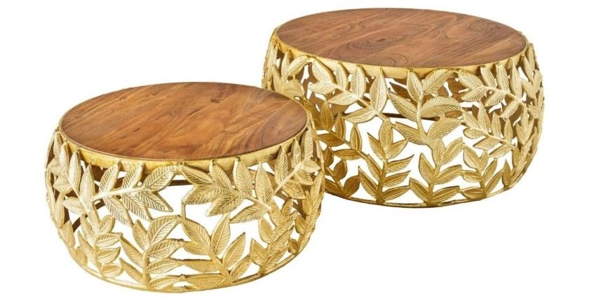 Lot de 2 tables basses METRIX dorées avec motif feuillage – Tables basses design en aluminium et bois d’acacia