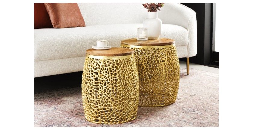 Lot de 2 tables basses METRIX dorées avec petit motif arrondi – Tables basses design en aluminium et bois d’acacia