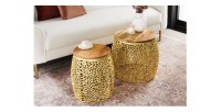 Lot de 2 tables basses METRIX dorées avec petit motif arrondi – Tables basses design en aluminium et bois d’acacia