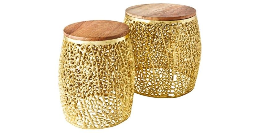 Lot de 2 tables basses METRIX dorées avec petit motif arrondi – Tables basses design en aluminium et bois d’acacia