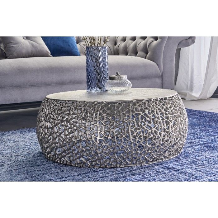 Couchtisch METRIX rund 73 cm silber mit geometrischem Muster – Design-Couchtisch aus Aluminium mit mattweißer Platte