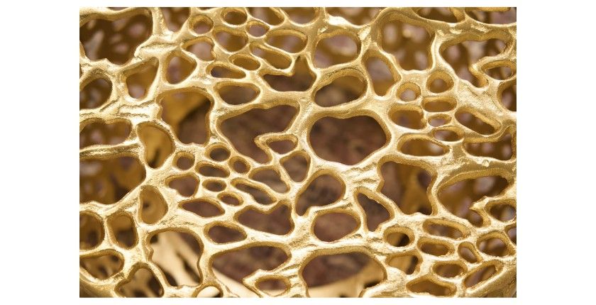 Table basse METRIX dorée 53 cm avec motif organique géométrique – Table basse design en aluminium