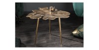 Table basse avec plateau en forme de feuille dorée METRIX vue de face