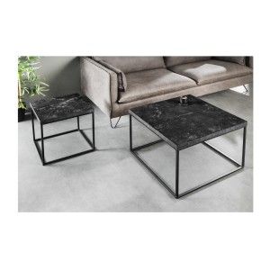 Table basse ABITTA anthracite vu avec d'autres éléments de la collection