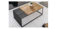 Table basse rectangulaire en bois et en métal 100cm mise en situation