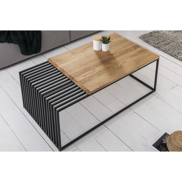 Table basse rectangulaire en bois et en métal 100cm mise en situation