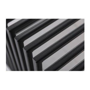 Zoom sur les détails métallique de la table basse rectangulaire en bois et en métal 100cm