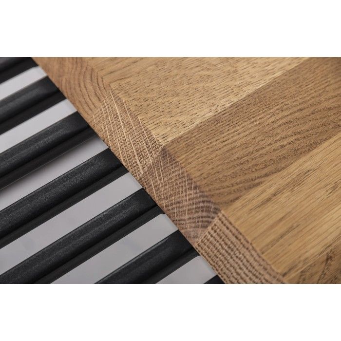 Zoom sur la tranche du plateau en bois de la table basse rectangulaire en bois et en métal 100cm