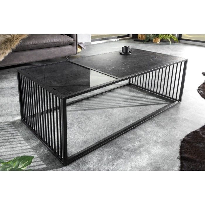 Table basse rectangulaire noir avec plateau partiellement en verre trempé ABITTA mise en situation
