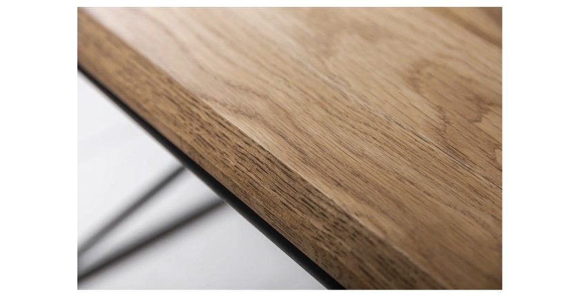 Zoom sur le plateau de la table basse rectangulaire avec étagère ABITTA