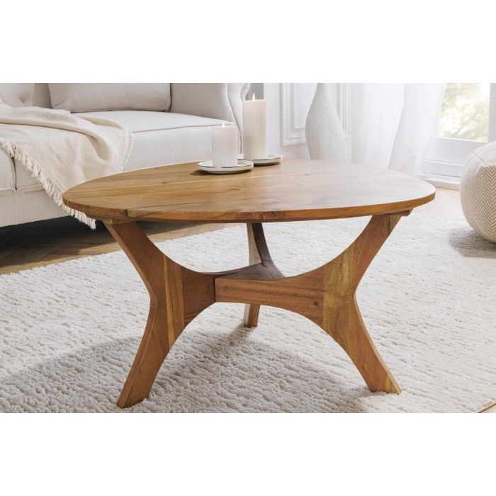 Table basse ronde ABITTA en bois d'acacia mise en situation