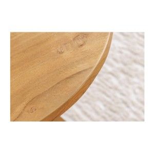 Zoom sur un bord du plateau de la table basse ronde ABITTA en bois d'acacia