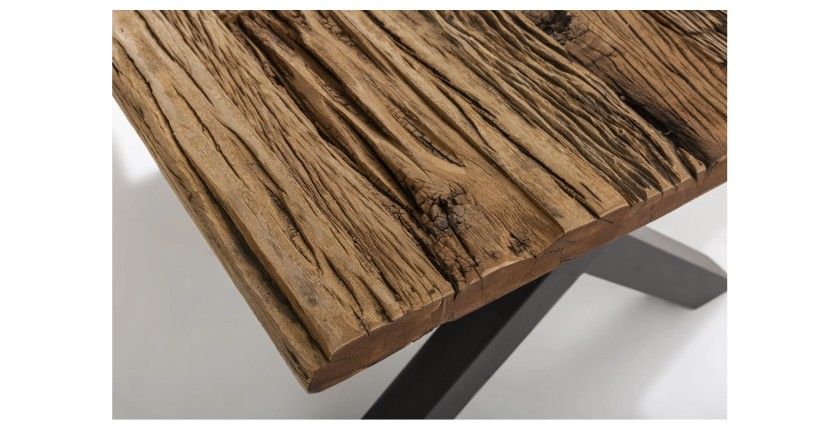 Zoom sur le coin du plateau de la table de salle à manger RAFTA 220cm sans plateau en verre