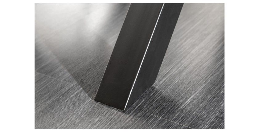 Zoom sur l'un des pieds de la table RAFTA 180cm avec plateau en verre