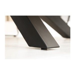 Zoom sur l'un des pieds de la table SOLARA 200cm en bois massif