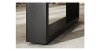 Zoom sur l'un des pieds en U de la table LODEN rectangulaire 200cm