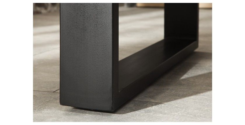 Zoom sur l'un des pieds en U de la table LODEN rectangulaire 200cm