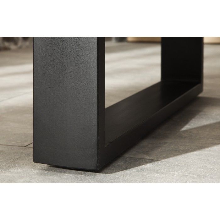 Zoom sur l'un des pieds en U de la table LODEN rectangulaire 180cm