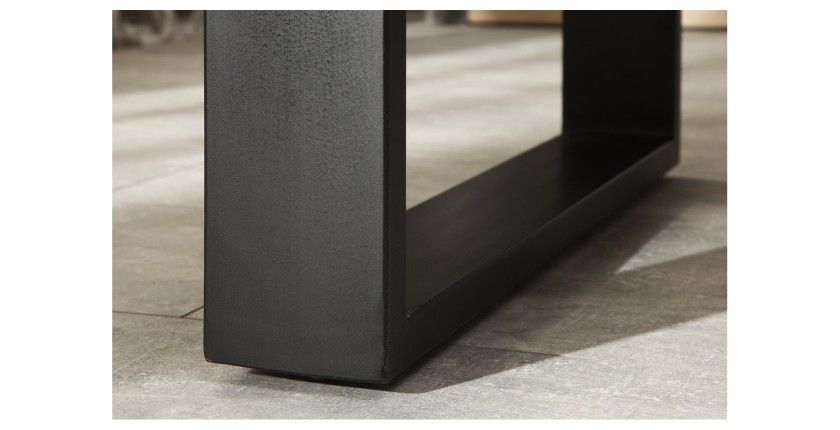 Zoom sur l'un des pieds en U de la table LODEN rectangulaire 180cm