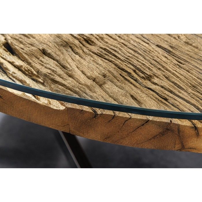 Zoom sur le plateau de la table RAFTA 220cm avec plateau en teck et sur-plateau en verre