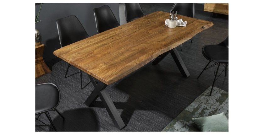 Table ARKAYA 180 cm – Plateau en bois massif d’acacia et pieds en métal noir en X