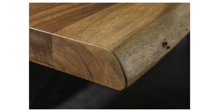 Zoom sur le coin de la table de salle à manger ORBO 240cm avec pieds en X